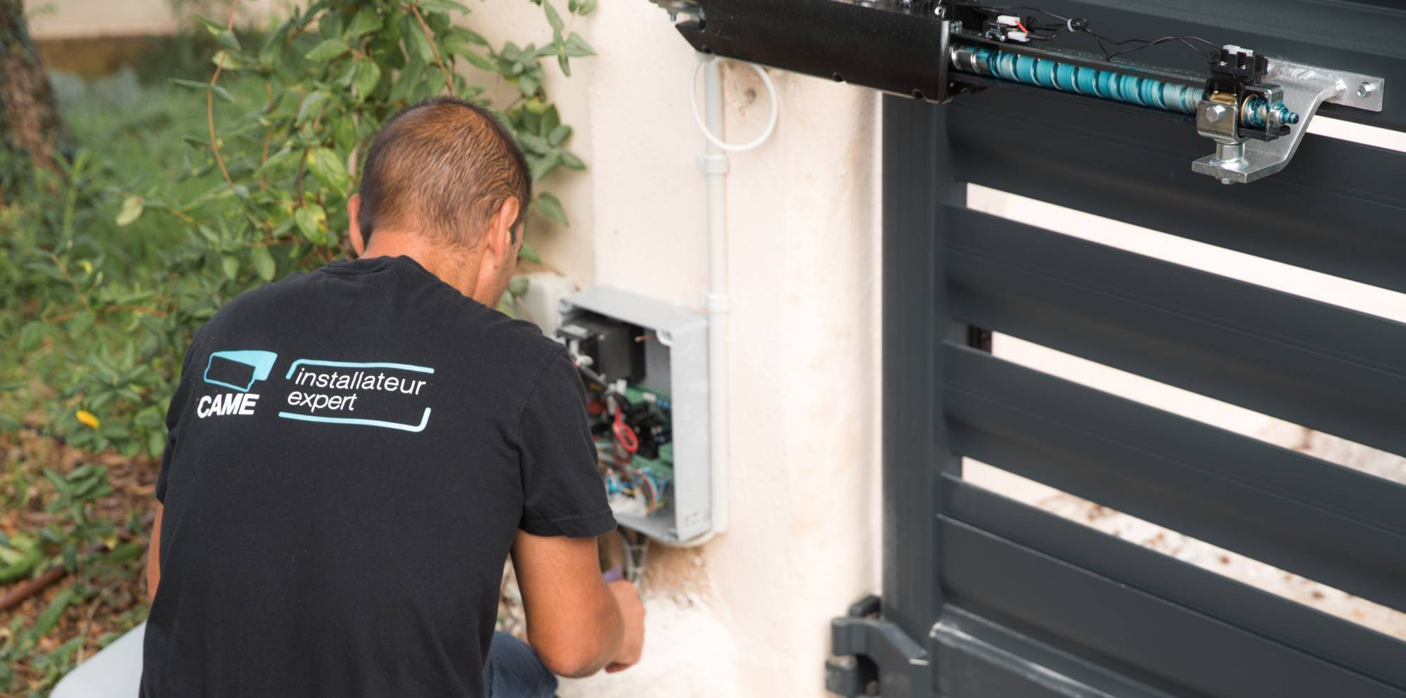 Dépannage carte électronique portail battant aux Pennes Mirabeau par ABD AUTOMATISMES 